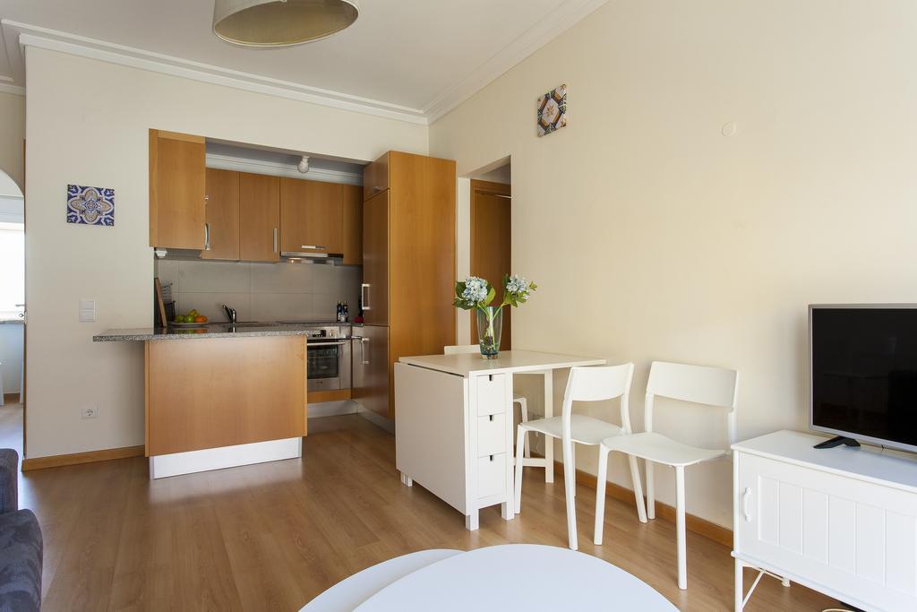 Joivy Bright 2Br Apt With River Views &Balcony In Alfama, Moments From Santa Apolonia Train Station Leilighet Lisboa Eksteriør bilde