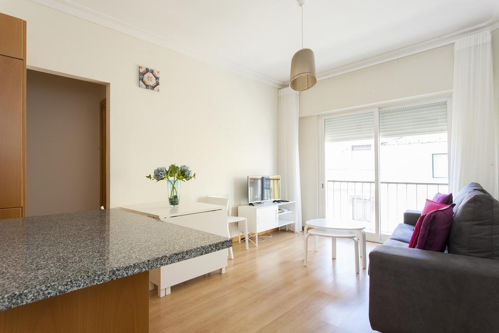 Joivy Bright 2Br Apt With River Views &Balcony In Alfama, Moments From Santa Apolonia Train Station Leilighet Lisboa Eksteriør bilde